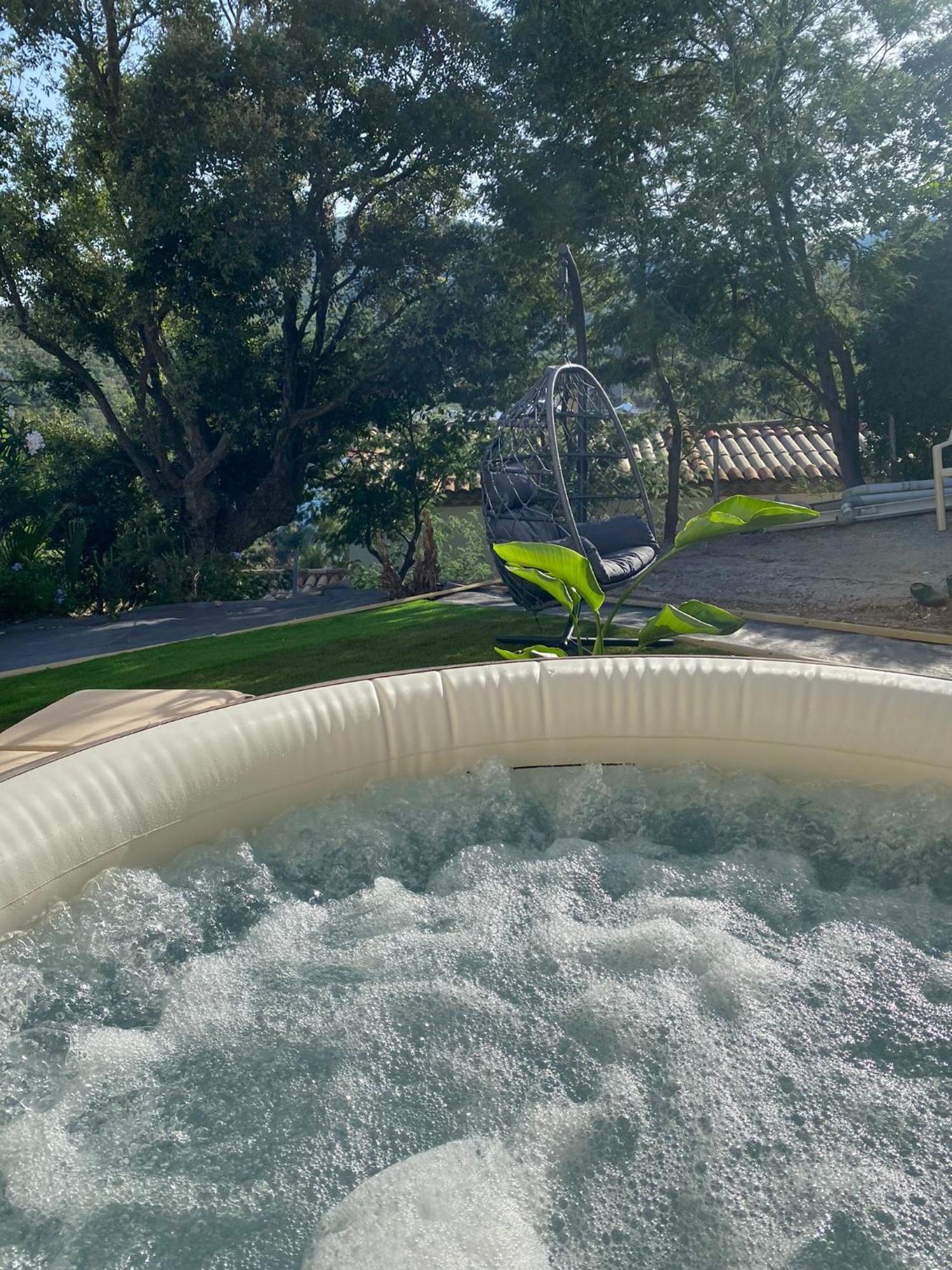 Belle Chambre Privee Avec Le Jardin Privatif Et Le Jacuzzi Cavalaire-sur-Mer Exterior photo
