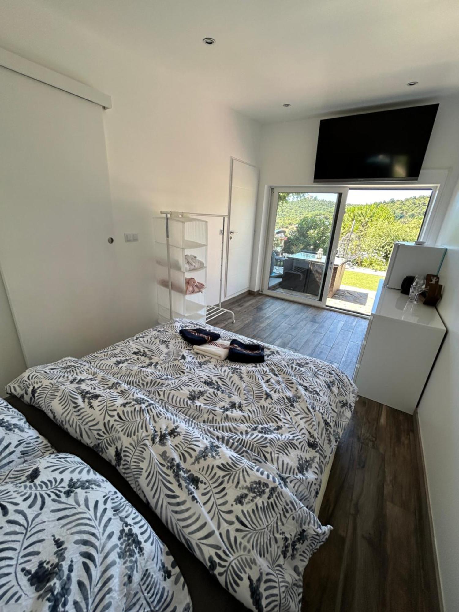 Belle Chambre Privee Avec Le Jardin Privatif Et Le Jacuzzi Cavalaire-sur-Mer Exterior photo