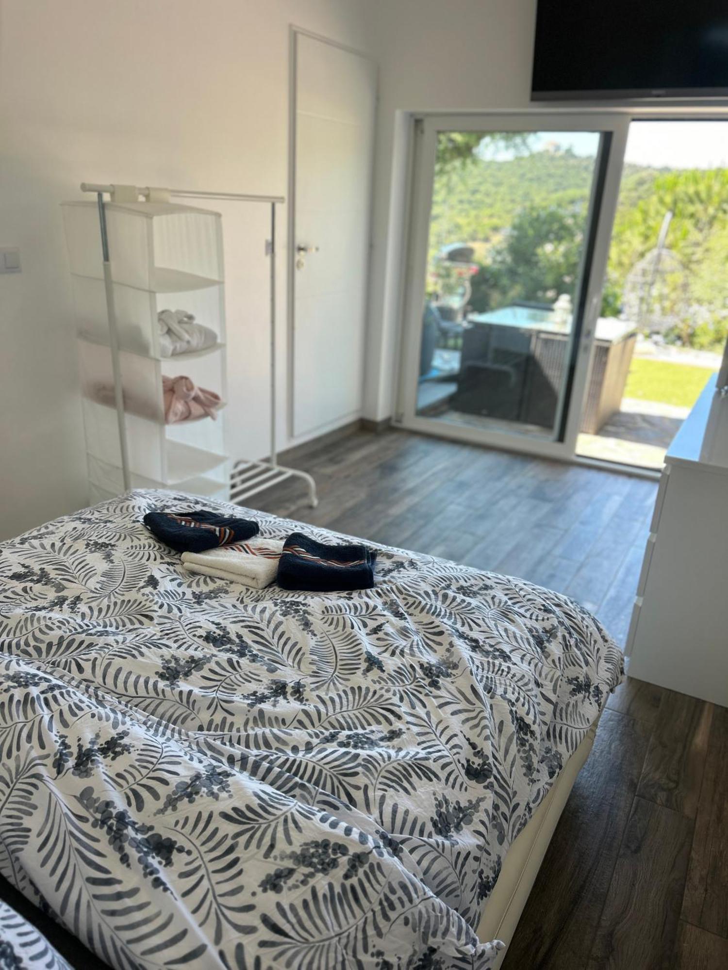 Belle Chambre Privee Avec Le Jardin Privatif Et Le Jacuzzi Cavalaire-sur-Mer Exterior photo